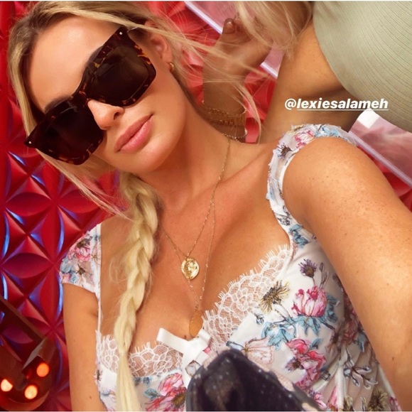 VS Luxe Dream Angels Silk Multi Color Floral Appliqué Celeb Corset 32C EUC - Picture 6 of 16